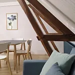 Numéro 7 *